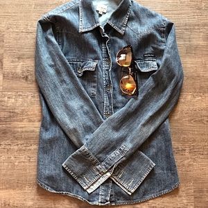 🌻Calvin Klein Jean Button-Up🌻